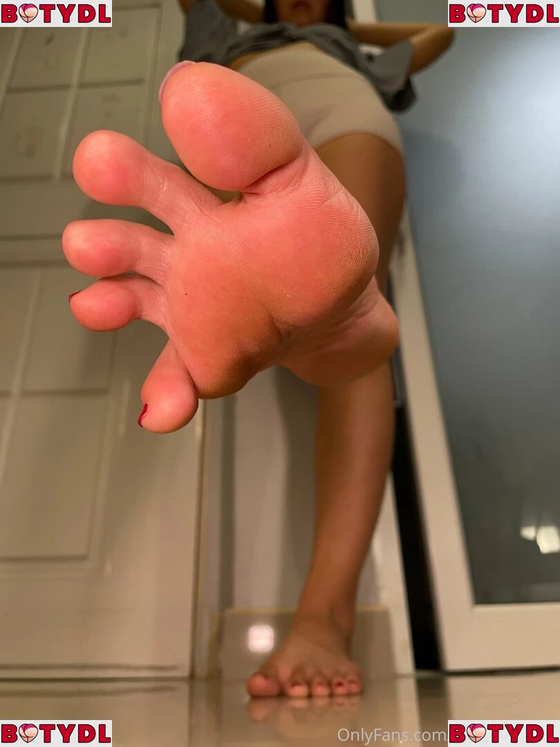 eurasian_feet Onlyfans Photo Gallery 