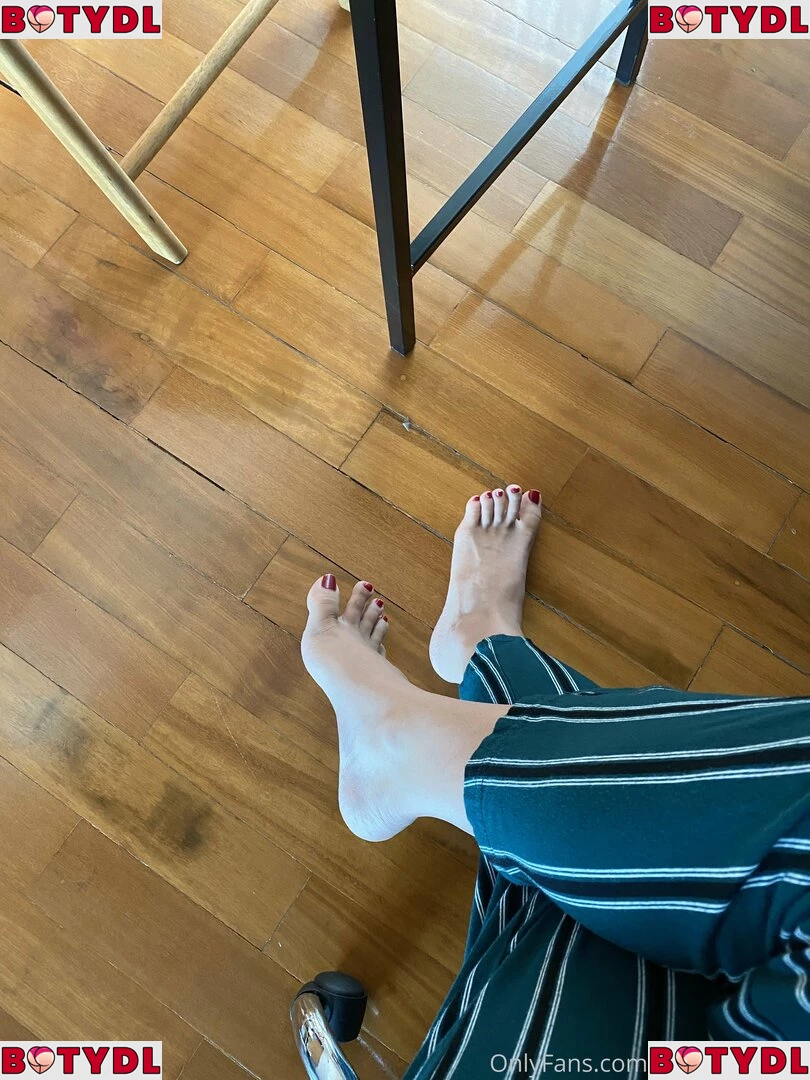 eurasian_feet Onlyfans Photo Gallery 