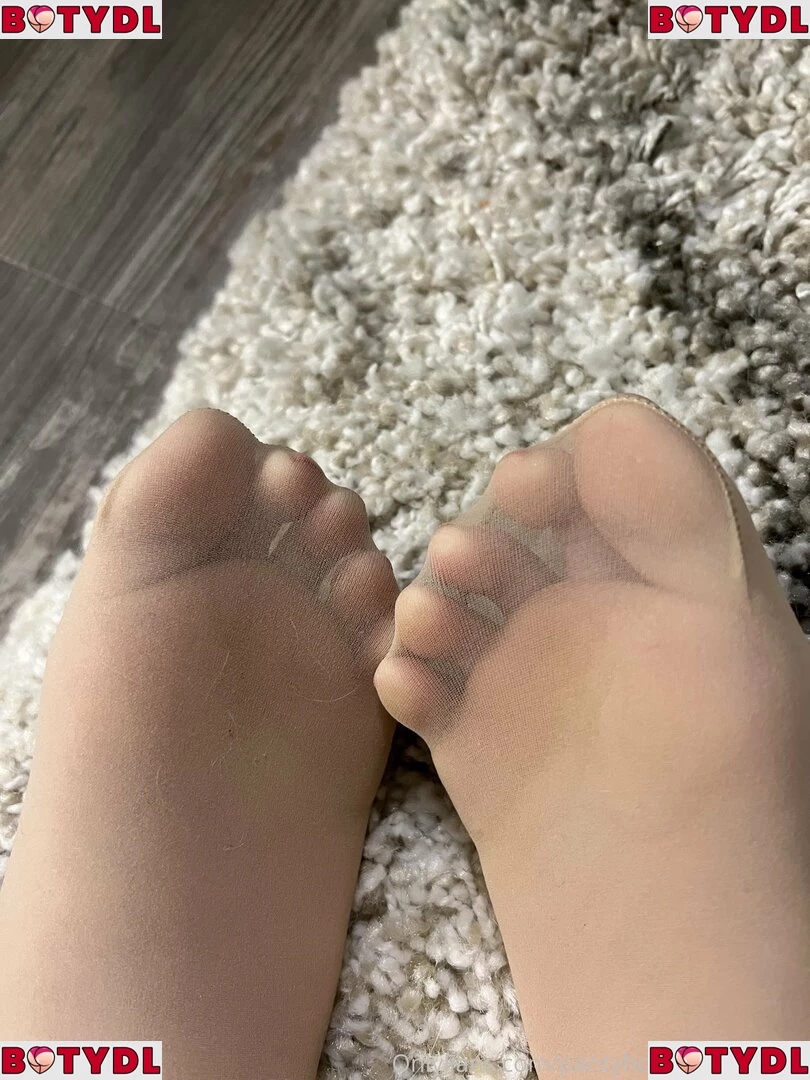 pantyhose_princess99 Onlyfans Photo Gallery 