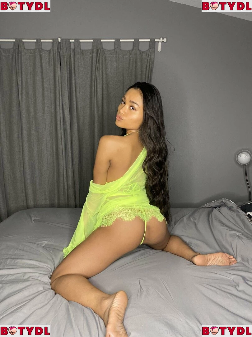 theavamariee Onlyfans Photo Gallery 