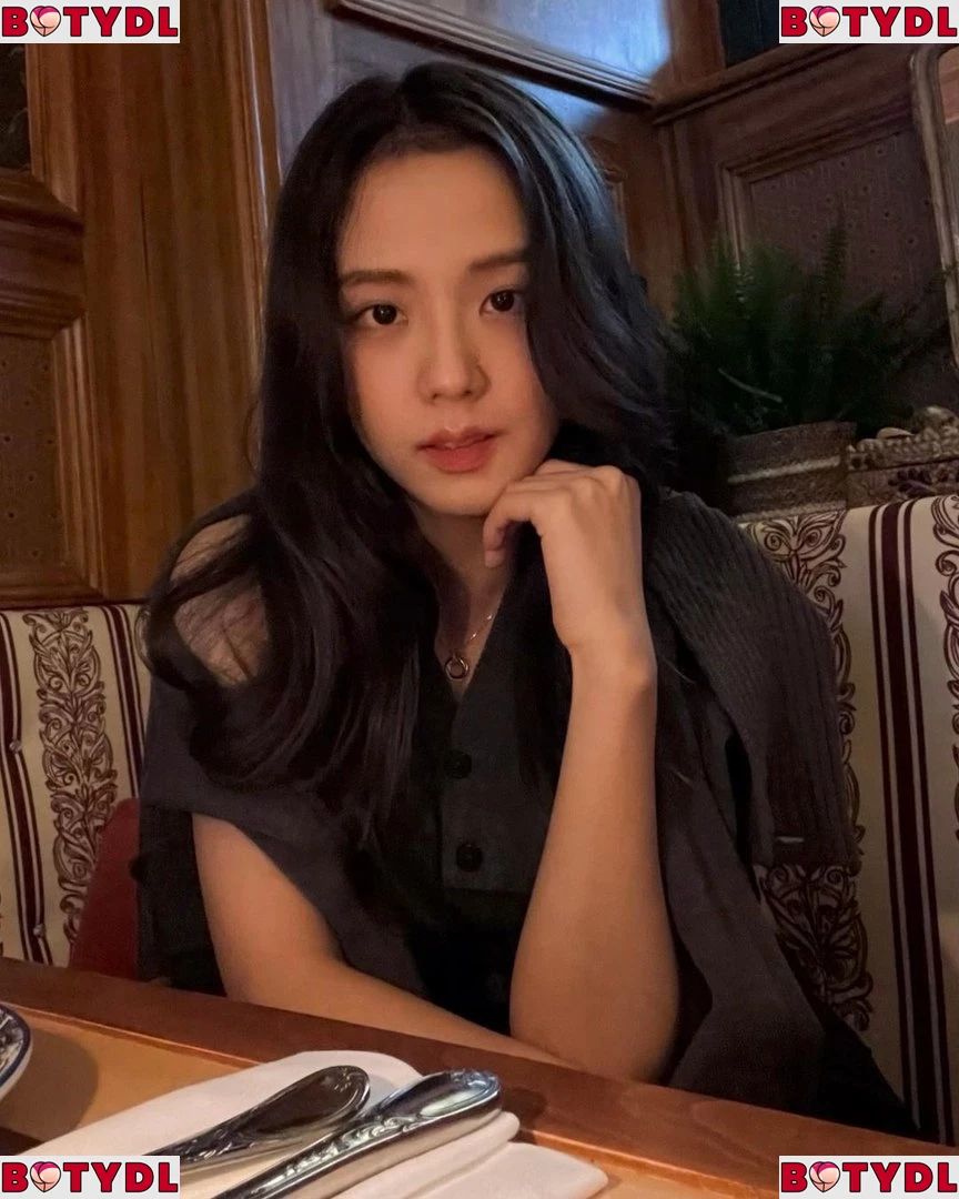 Jisoo Onlyfans Photo Gallery 