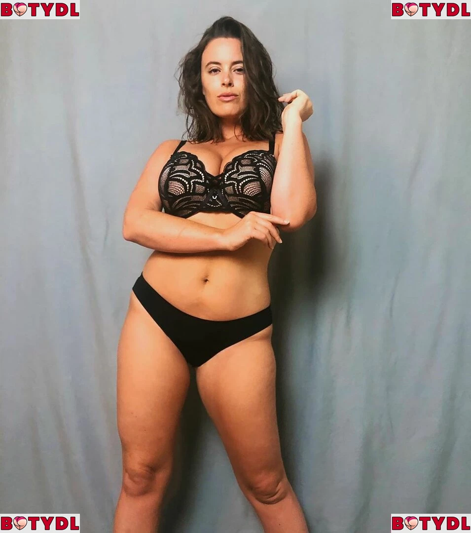 Tia Provost Onlyfans Photo Gallery 