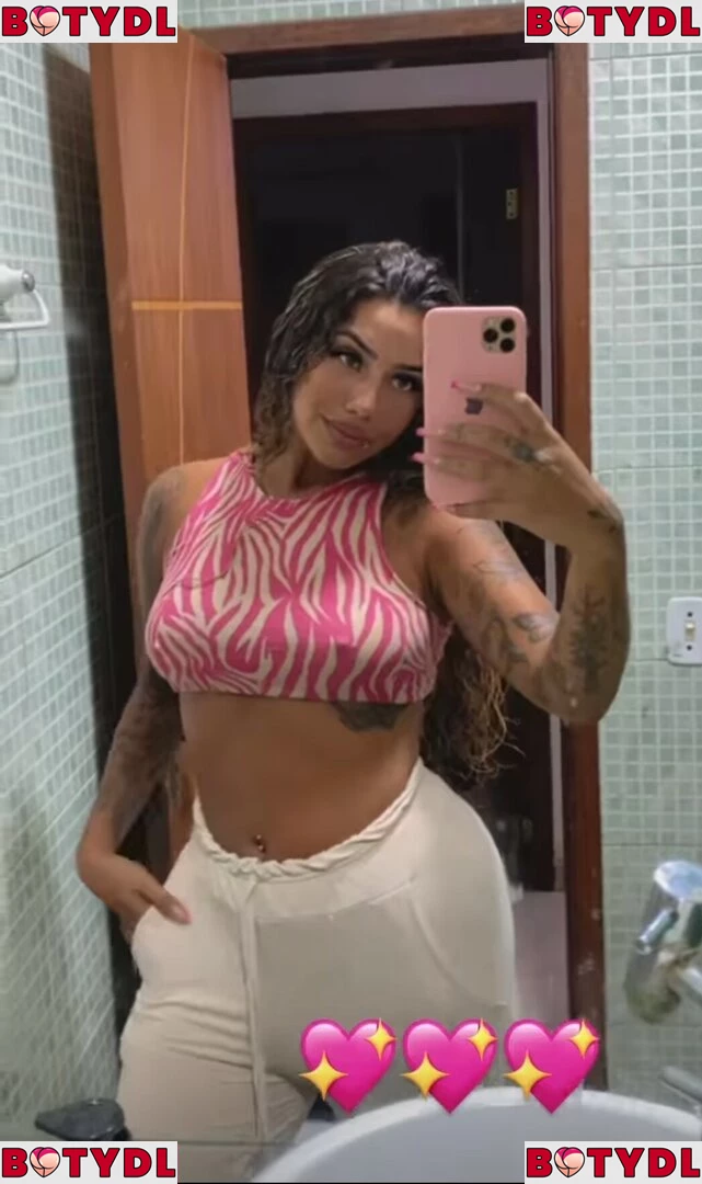 Muito Linda Onlyfans Photo Gallery 