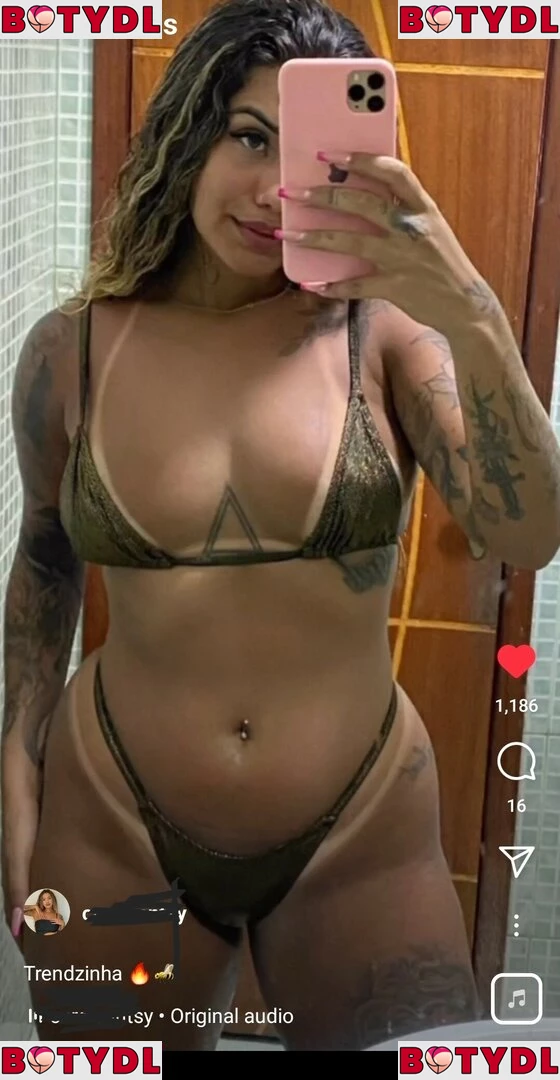 Muito Linda Onlyfans Photo Gallery 