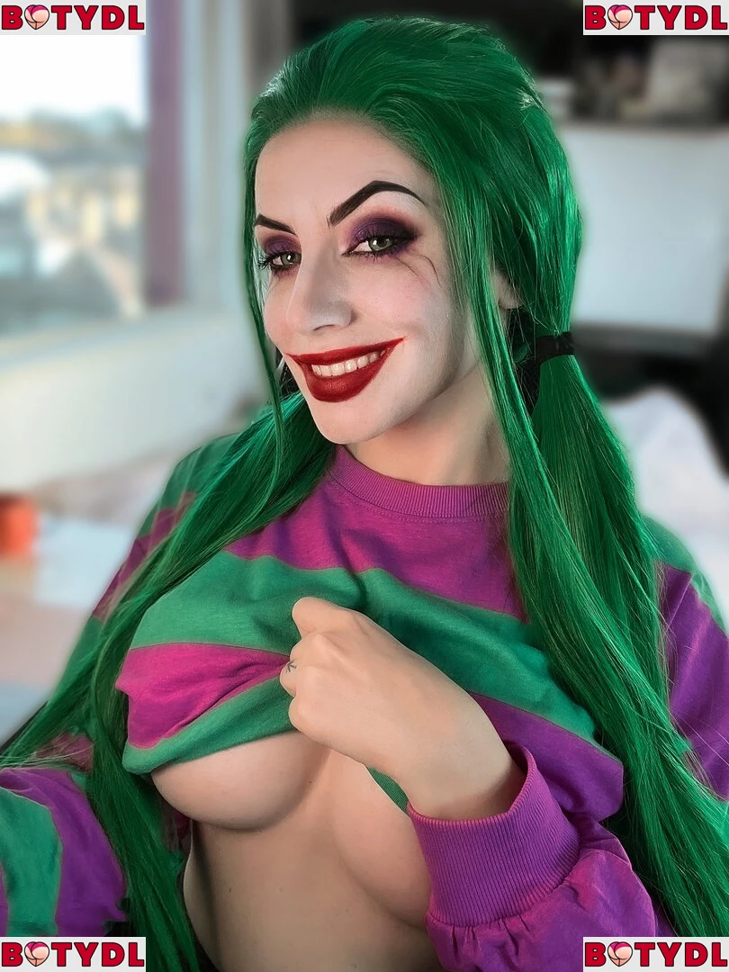 Ezy Summers Cosplay Onlyfans Photo Gallery 