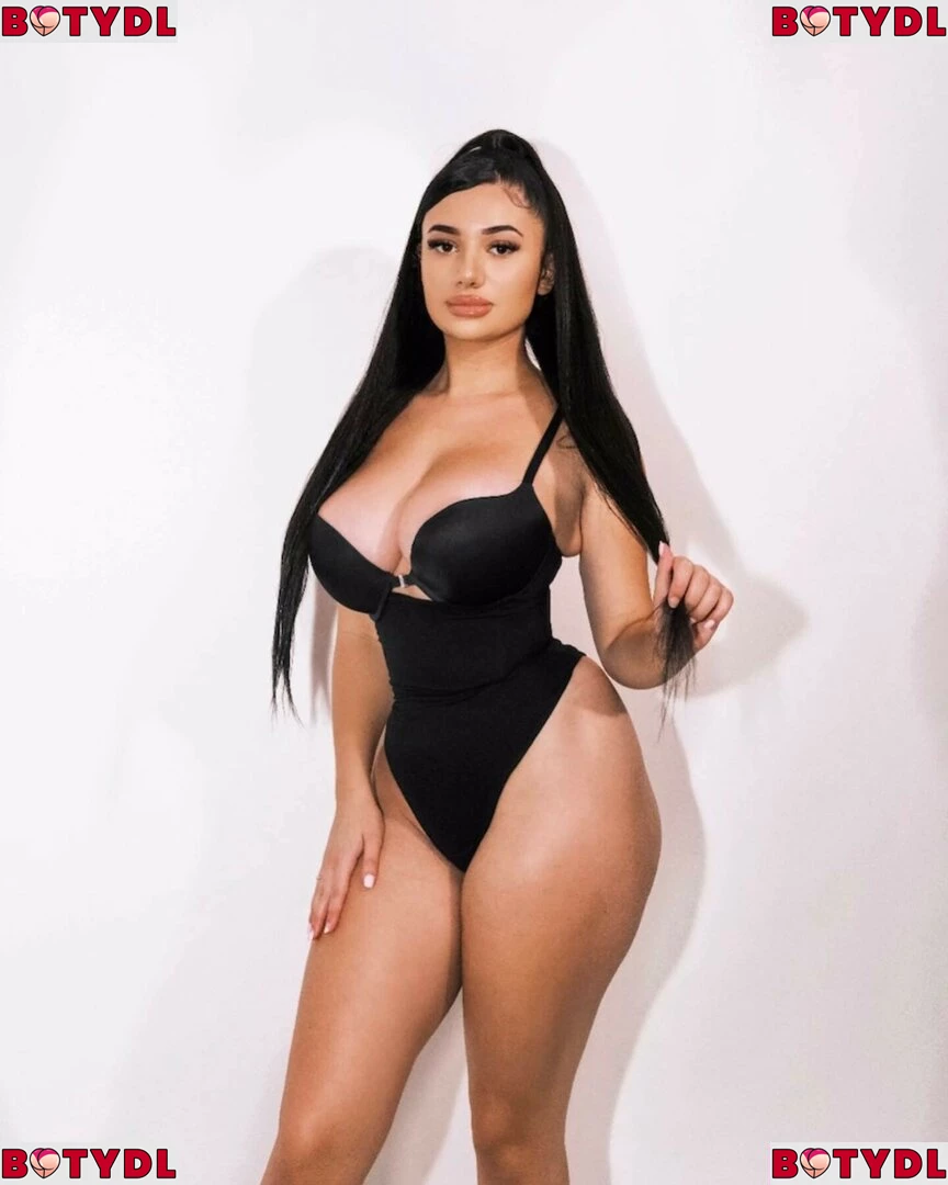 Christina April Amaral Onlyfans Photo Gallery 