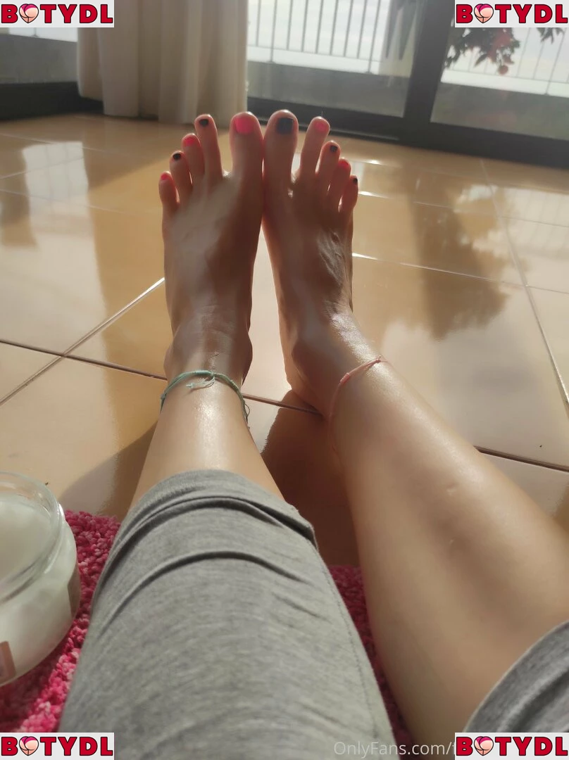 footjobsqueen Onlyfans Photo Gallery 