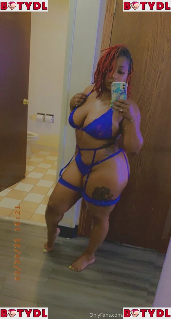 mzstrawberryhenny Onlyfans Photo Gallery 