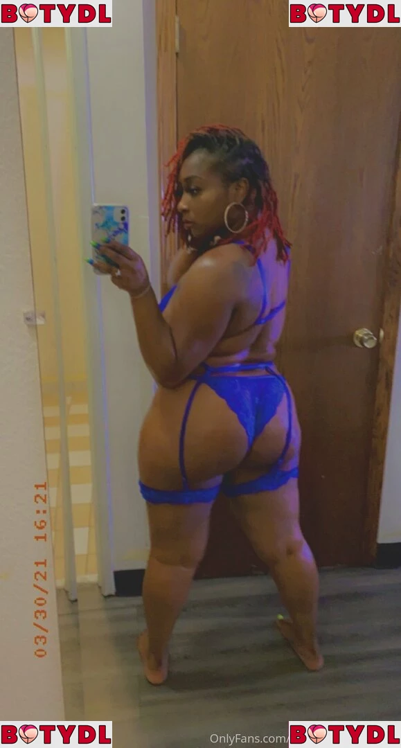 mzstrawberryhenny Onlyfans Photo Gallery 