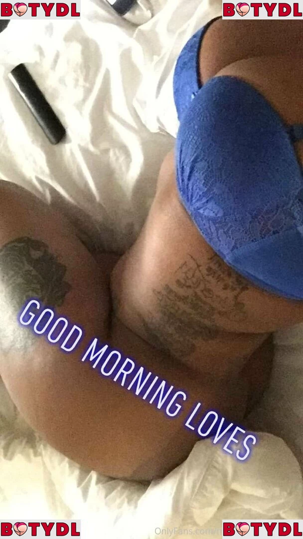 mzstrawberryhenny Onlyfans Photo Gallery 