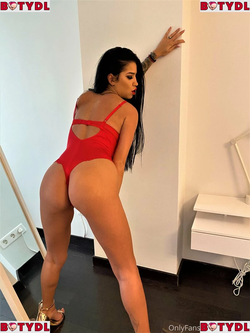 almablack Onlyfans Photo Gallery 