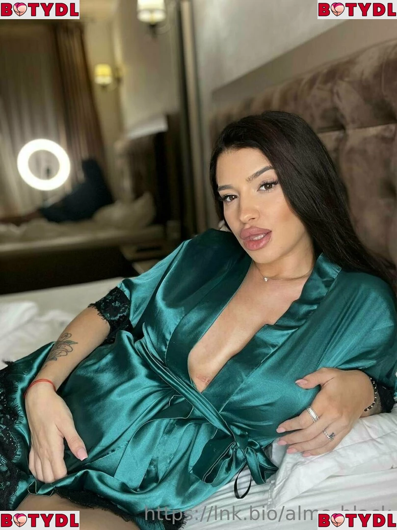 almablack Onlyfans Photo Gallery 