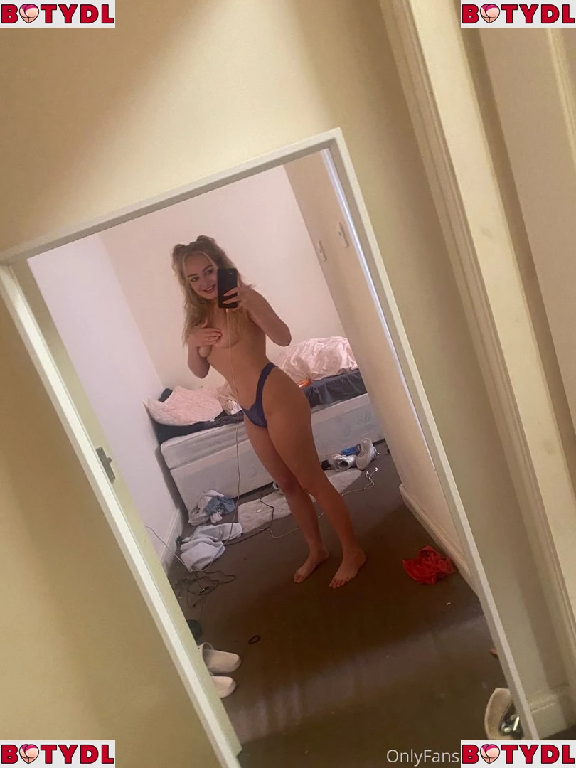 JadeCSGO Onlyfans Photo Gallery 