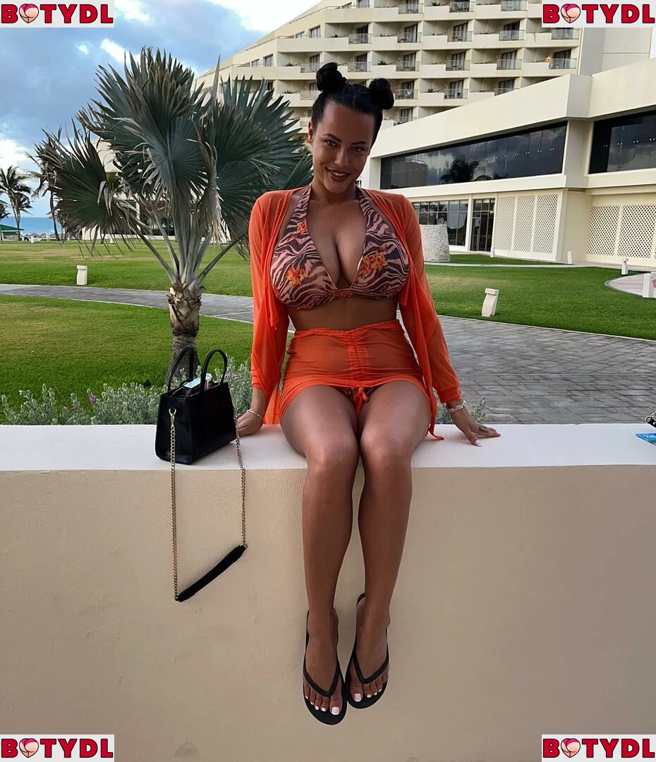 Elle Faye Onlyfans Photo Gallery 