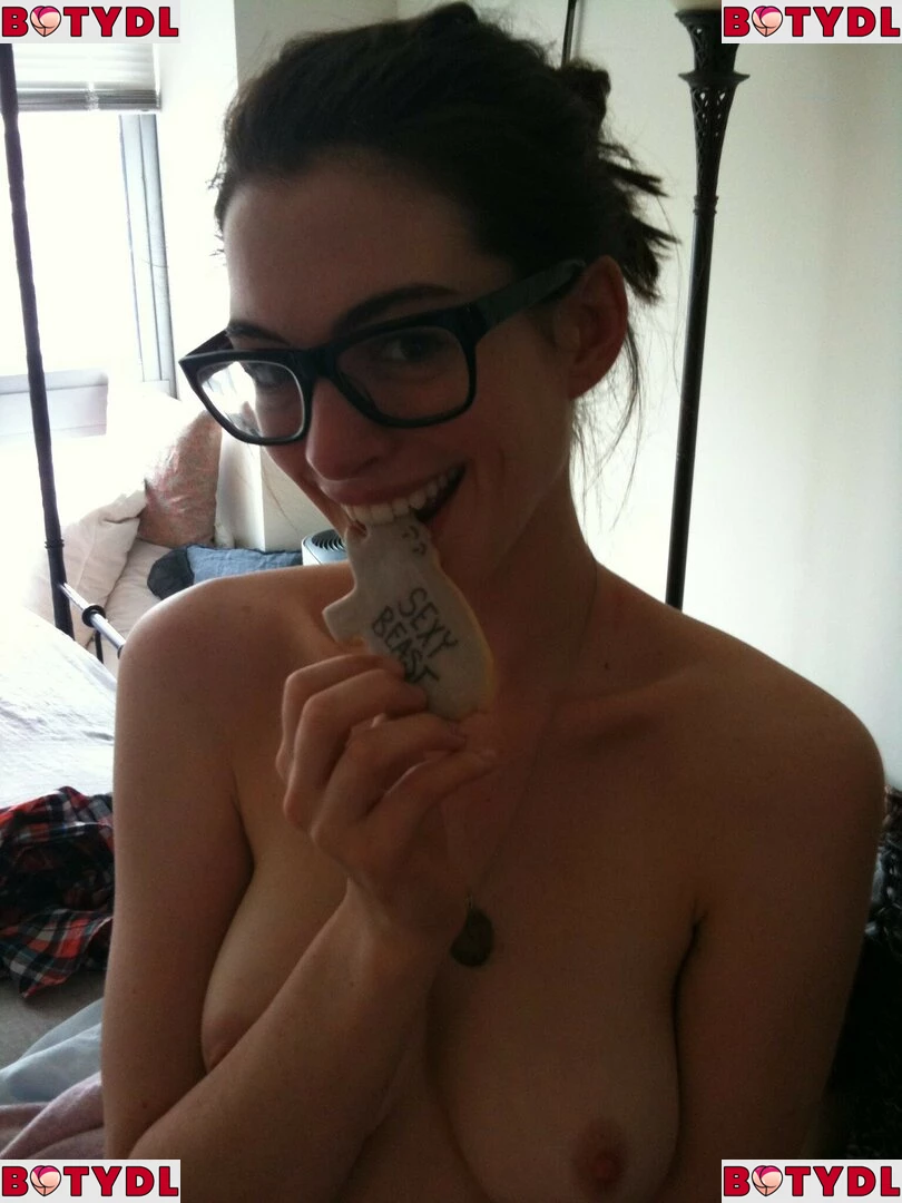 Anne Hathaway Onlyfans Photo Gallery 