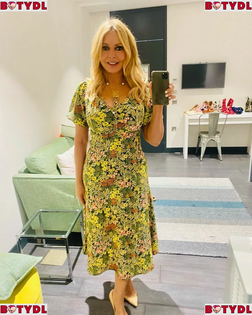 Carol Vorderman Onlyfans Photo Gallery 