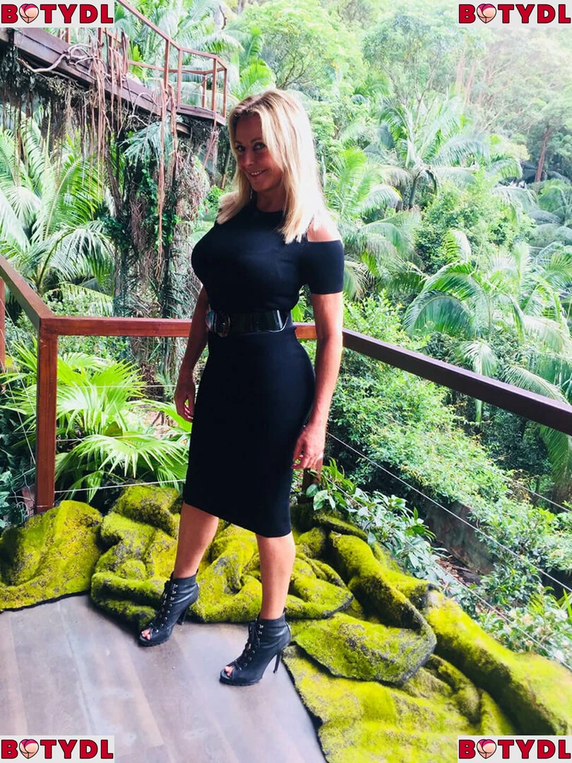 Carol Vorderman Onlyfans Photo Gallery 