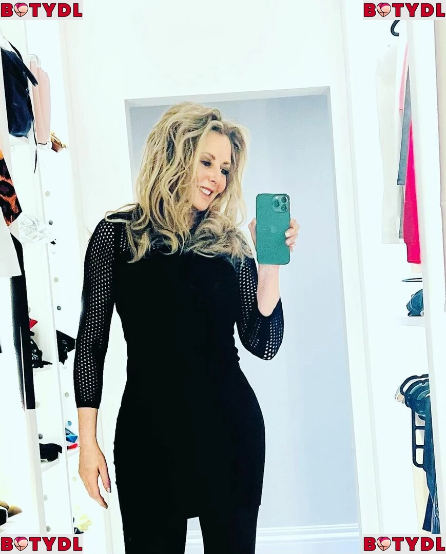 Carol Vorderman Onlyfans Photo Gallery 