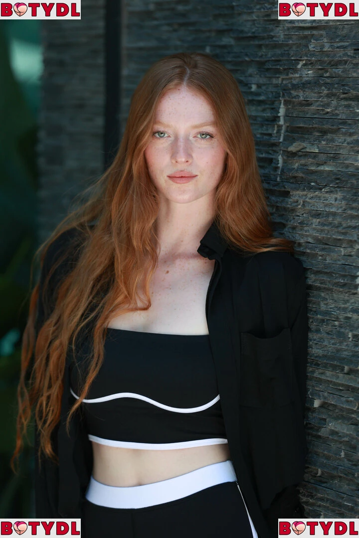 Larsen Thompson Onlyfans Photo Gallery 