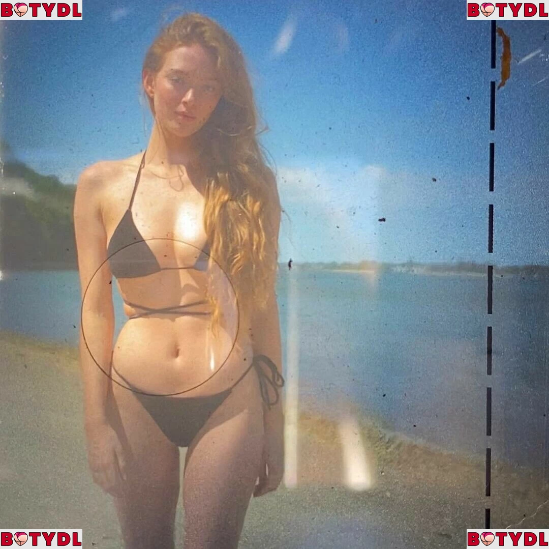 Larsen Thompson Onlyfans Photo Gallery 