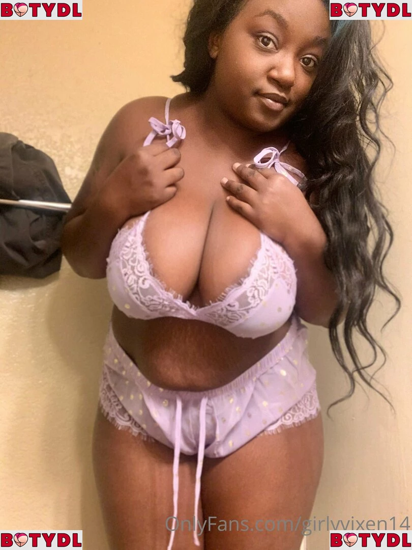 girlyvixxxen Onlyfans Photo Gallery 