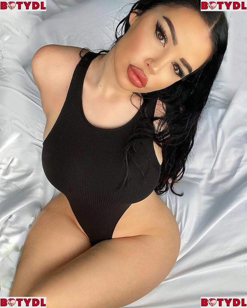 Elizabeth Georgina Onlyfans Photo Gallery 