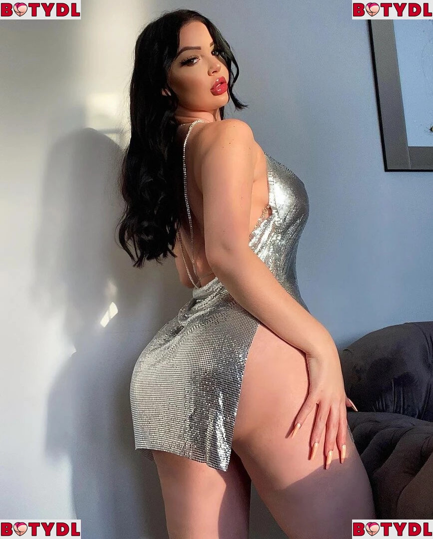 Elizabeth Georgina Onlyfans Photo Gallery 