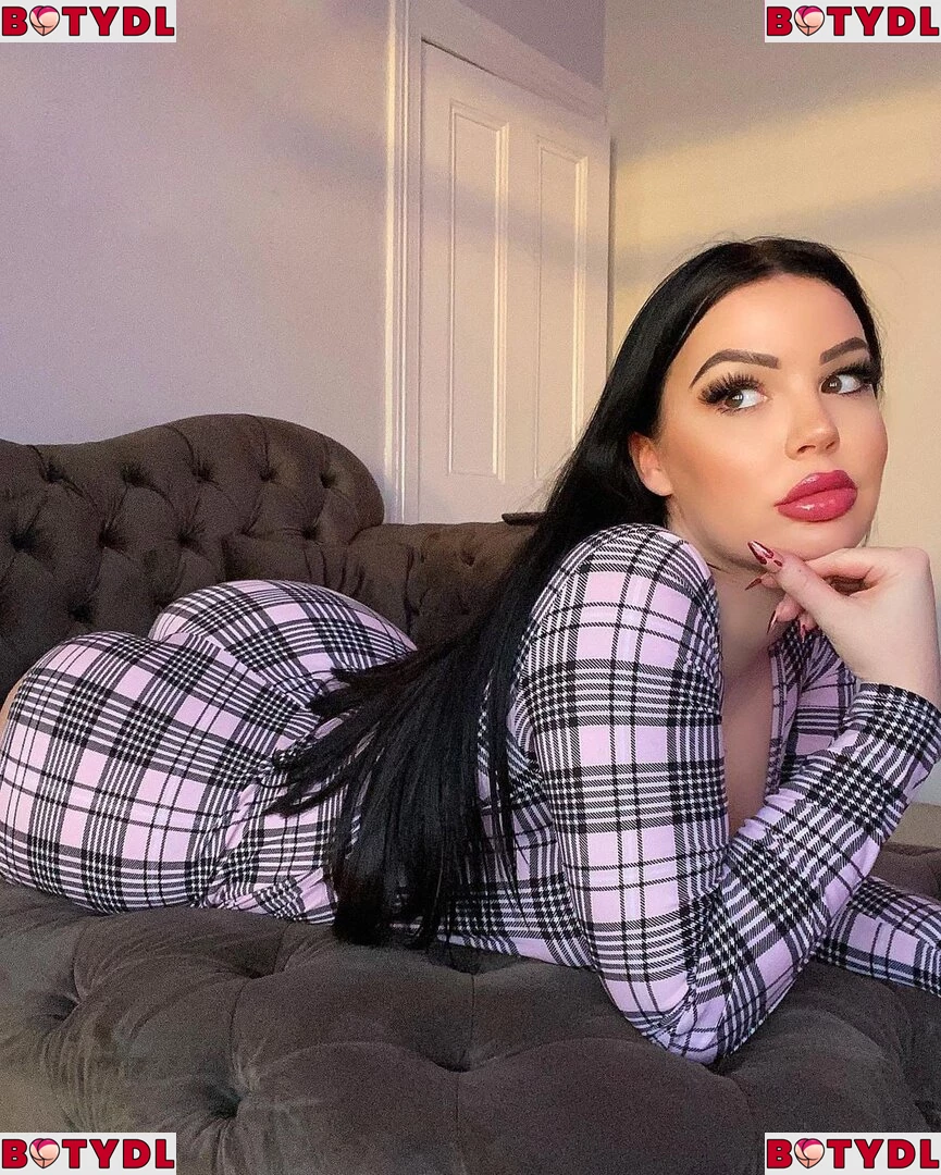 Elizabeth Georgina Onlyfans Photo Gallery 