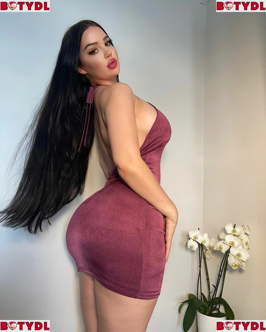 Elizabeth Georgina Onlyfans Photo Gallery 