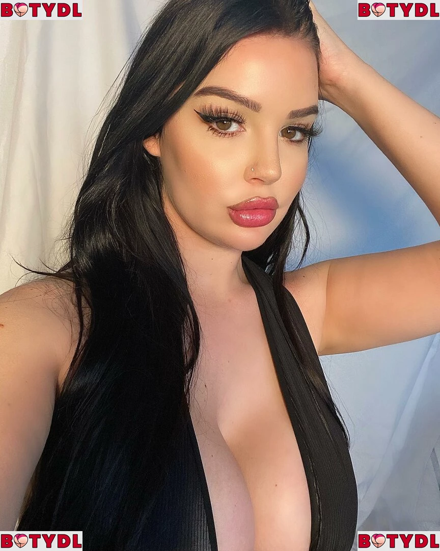 Elizabeth Georgina Onlyfans Photo Gallery 