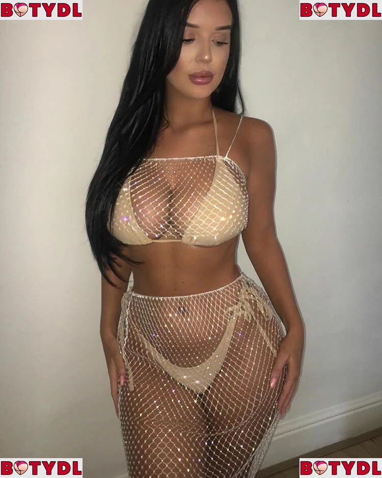 Elizabeth Georgina Onlyfans Photo Gallery 