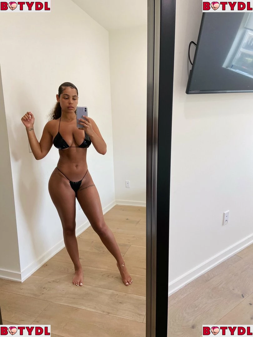 Malaika Terry Onlyfans Photo Gallery 