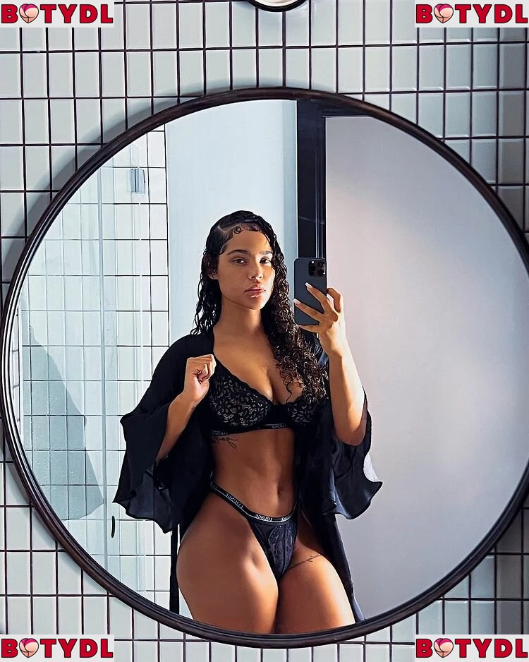 Malaika Terry Onlyfans Photo Gallery 