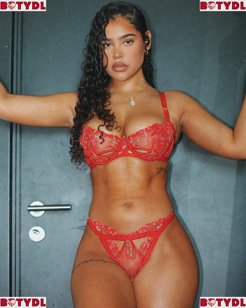 Malaika Terry Onlyfans Photo Gallery 