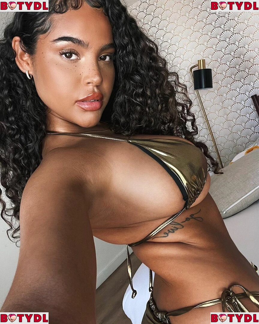 Malaika Terry Onlyfans Photo Gallery 