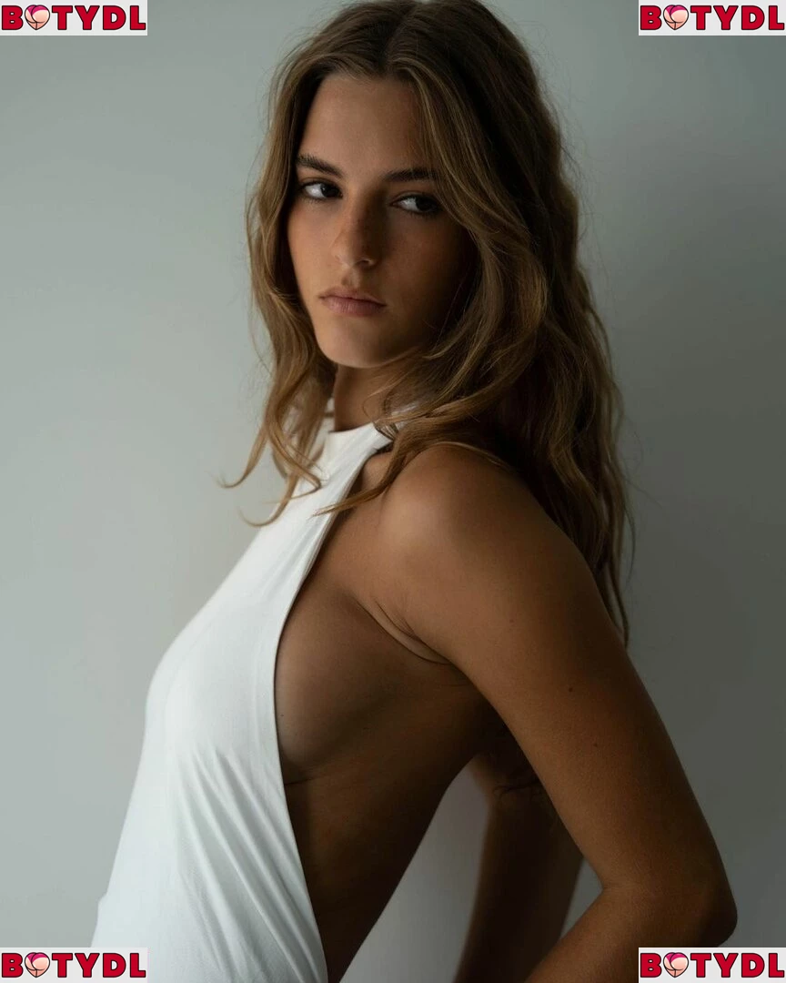 Emily Feld Onlyfans Photo Gallery 