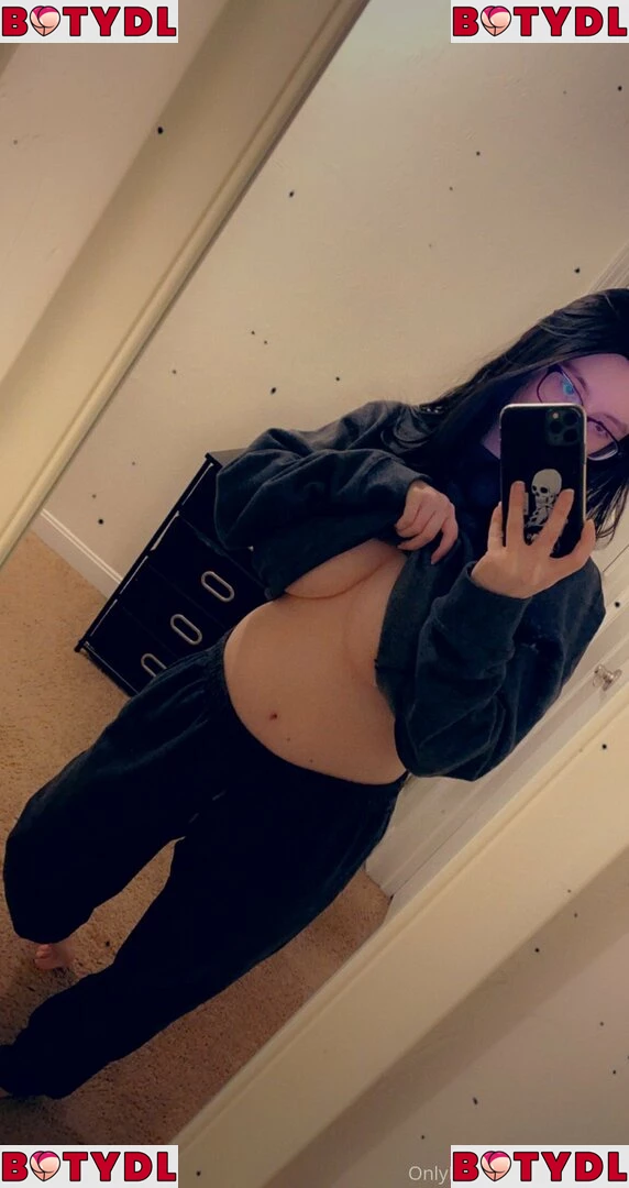 KylieeOW Onlyfans Photo Gallery 