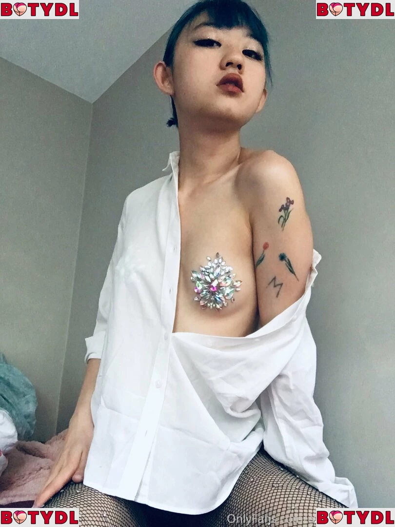 marythestrange Onlyfans Photo Gallery 