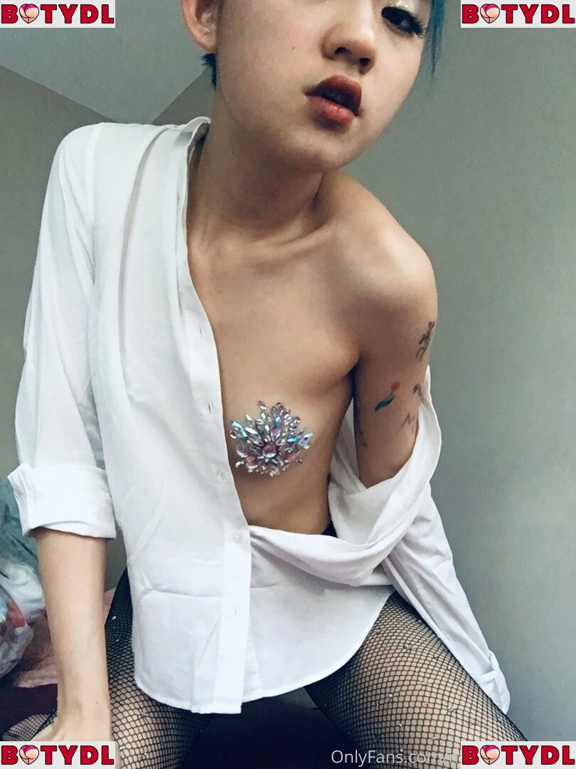 marythestrange Onlyfans Photo Gallery 