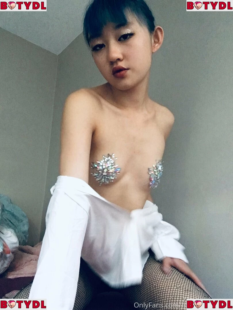 marythestrange Onlyfans Photo Gallery 