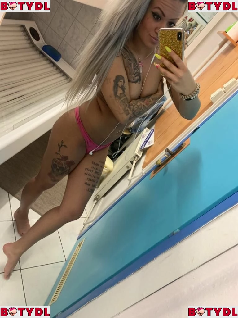 rozsacinti Onlyfans Photo Gallery 