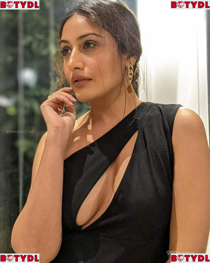 Surbhi Chandna Onlyfans Photo Gallery 