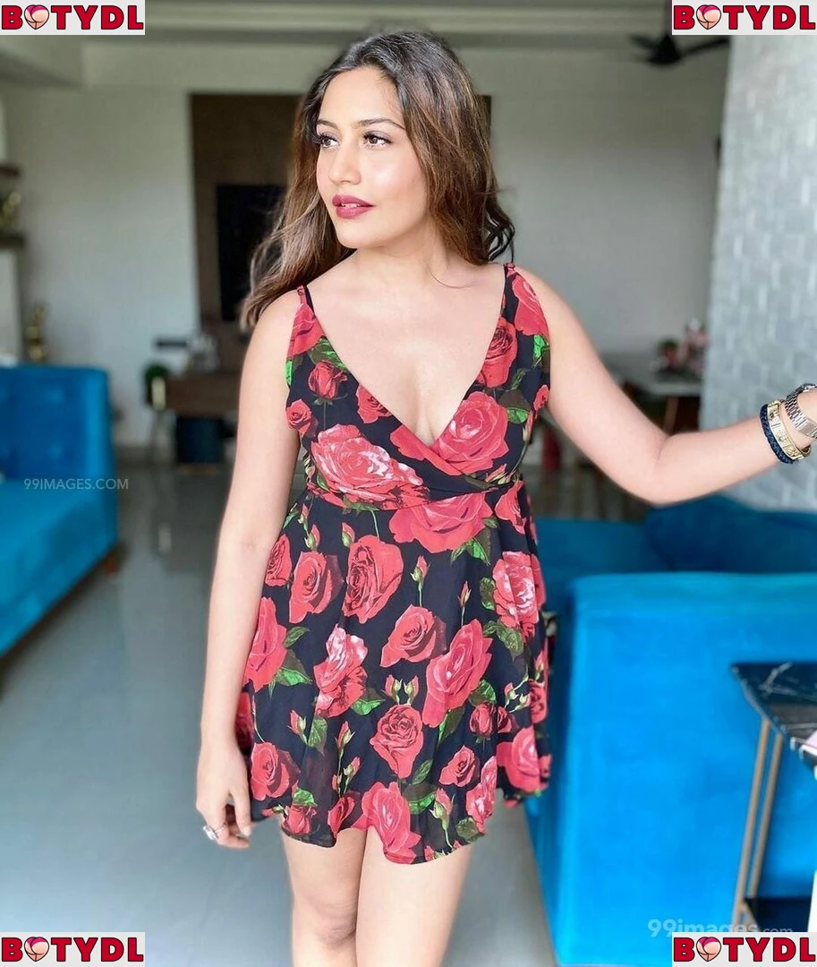 Surbhi Chandna Onlyfans Photo Gallery 