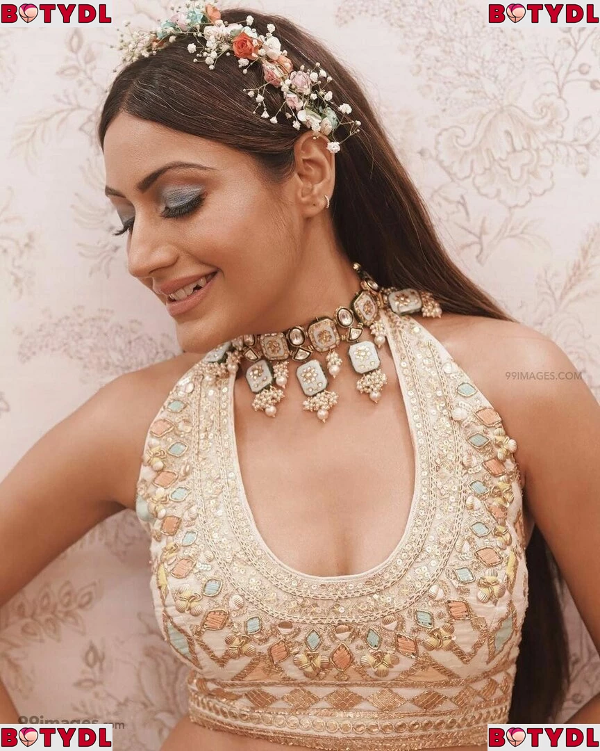 Surbhi Chandna Onlyfans Photo Gallery 