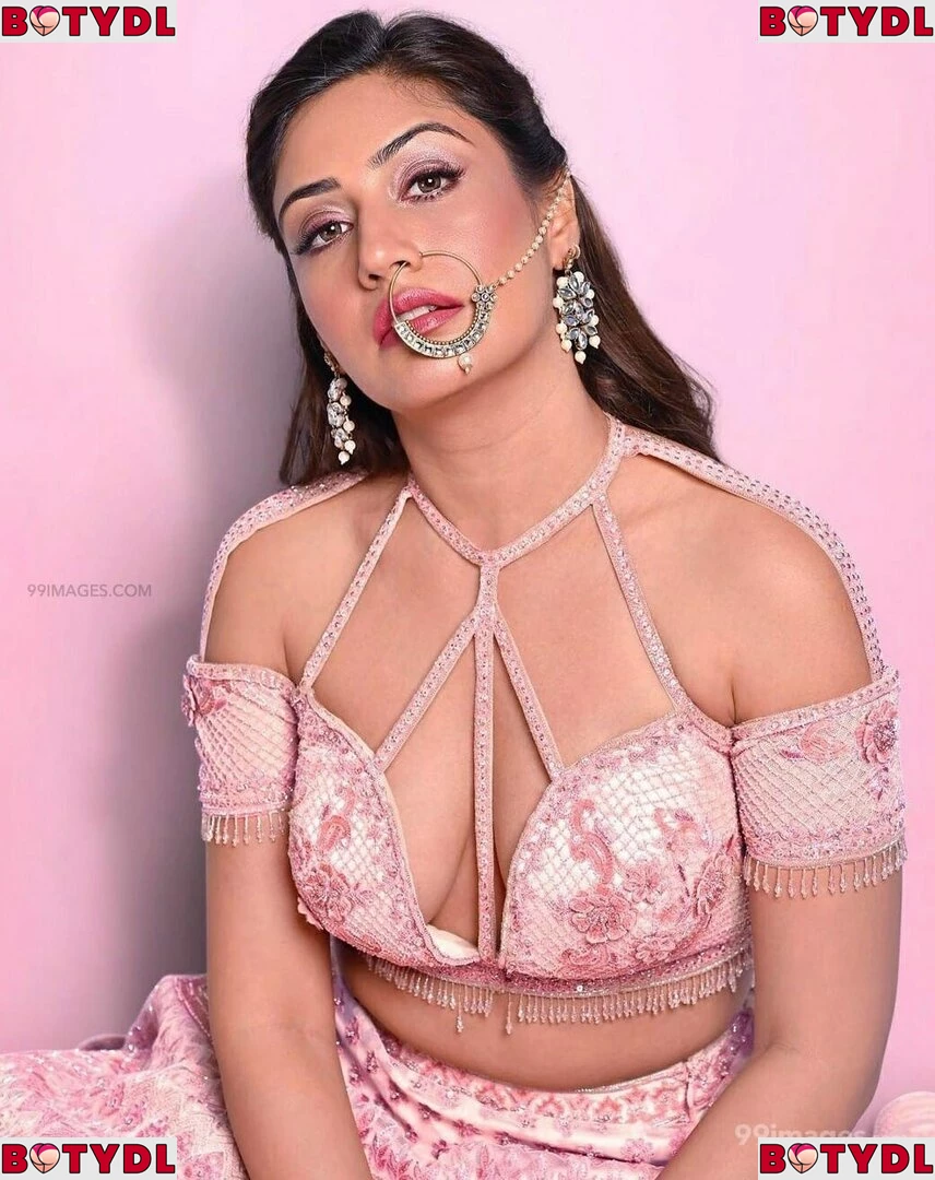 Surbhi Chandna Onlyfans Photo Gallery 