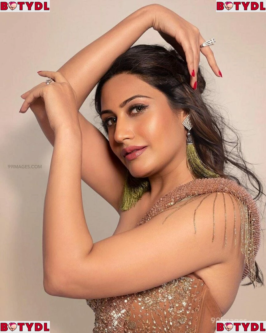 Surbhi Chandna Onlyfans Photo Gallery 