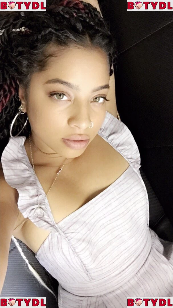 Kiana Ledé Onlyfans Photo Gallery 