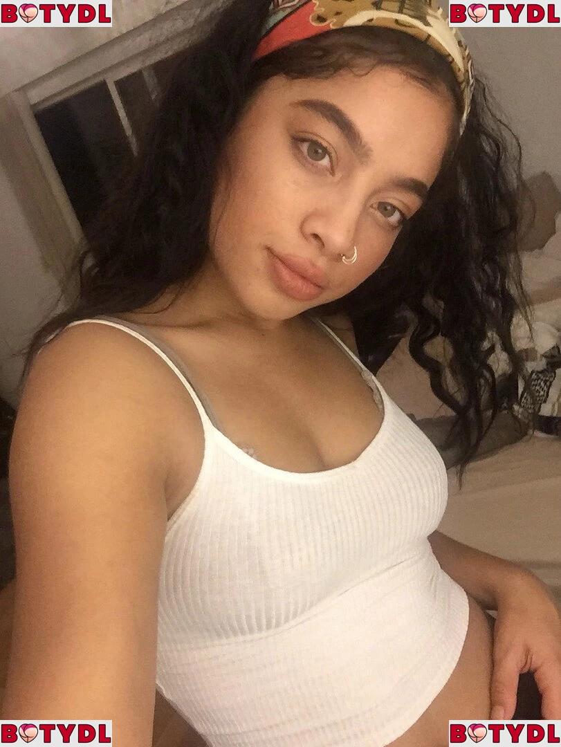 Kiana Ledé Onlyfans Photo Gallery 