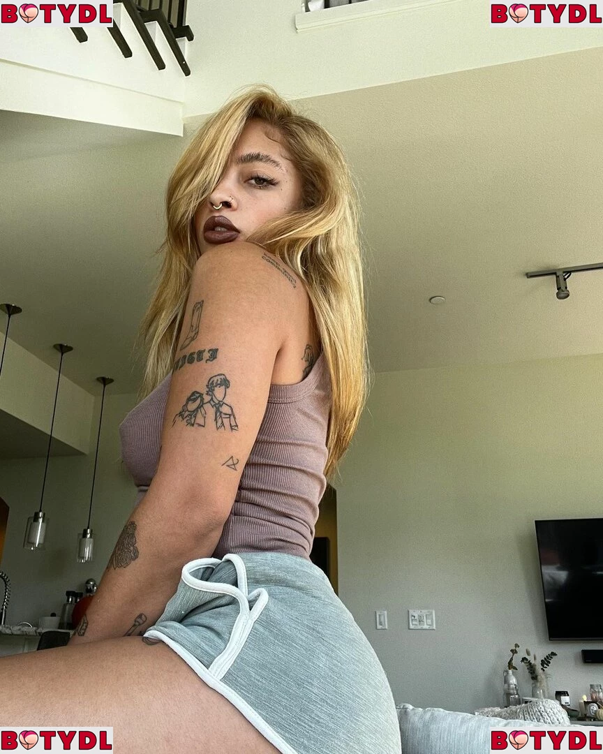 Kiana Ledé Onlyfans Photo Gallery 