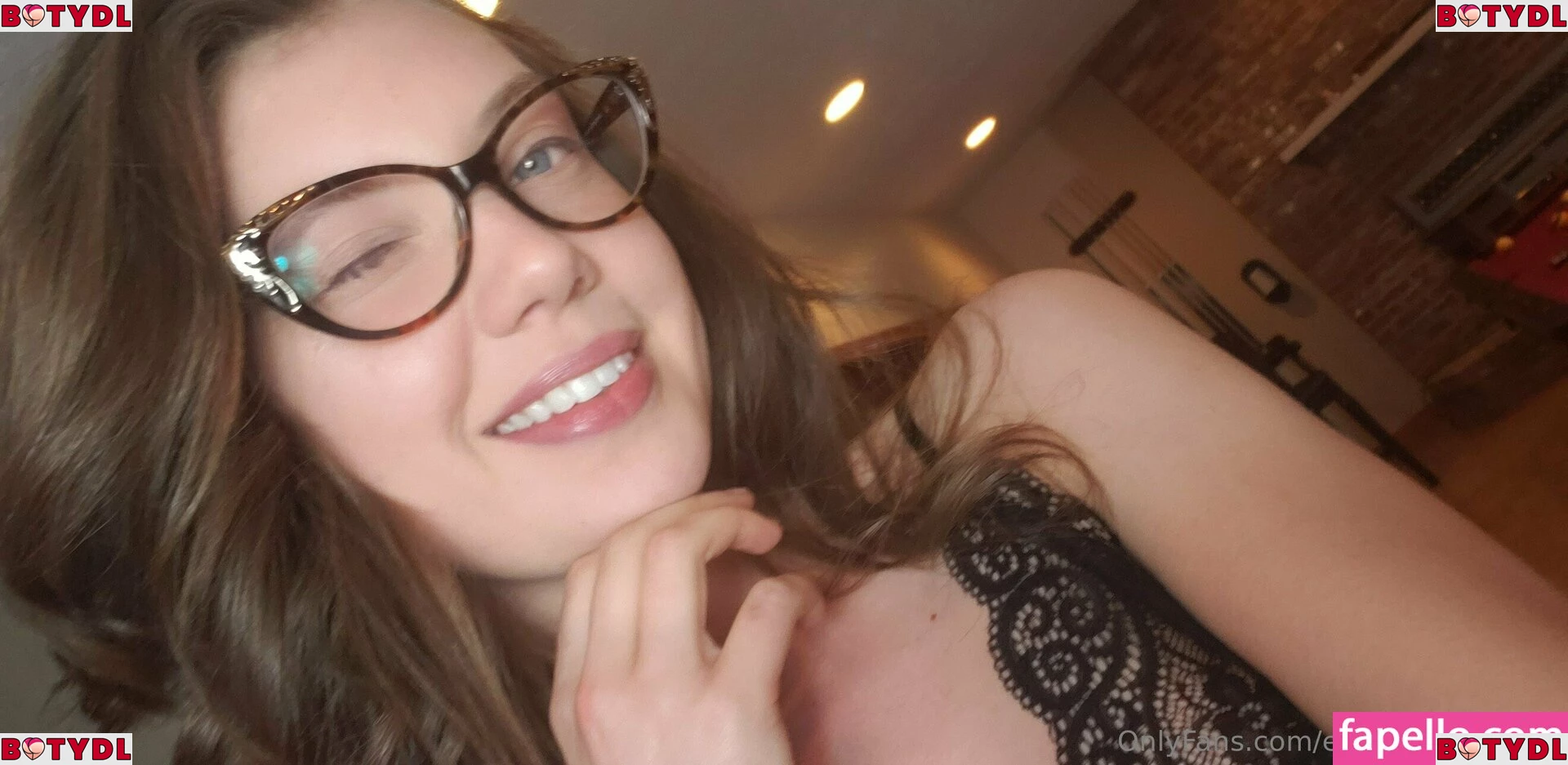 Elenakoshkaxoxo Onlyfans Photo Gallery 